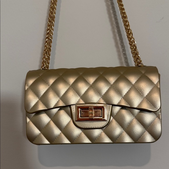 Alfa Handbags - NWOT Elegant Alfa Gold Quilted Shoulder Bag
